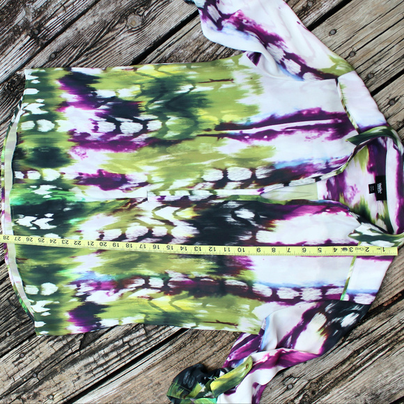 Watercolor Collared V-Neck 3/4 Sleeve Career Top - Picture 4 of 7